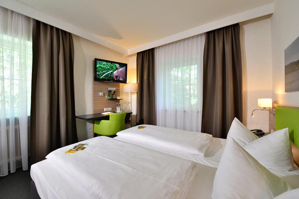 Hotel Sonnenhof Плайнфелд Екстериор снимка