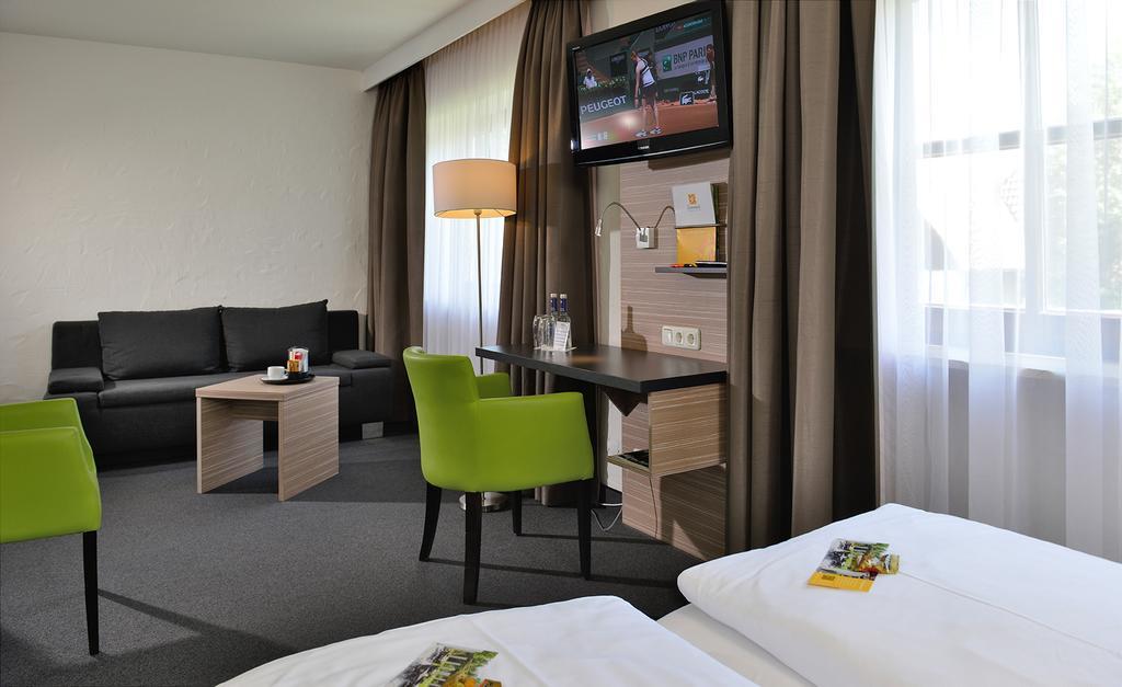 Hotel Sonnenhof Плайнфелд Екстериор снимка
